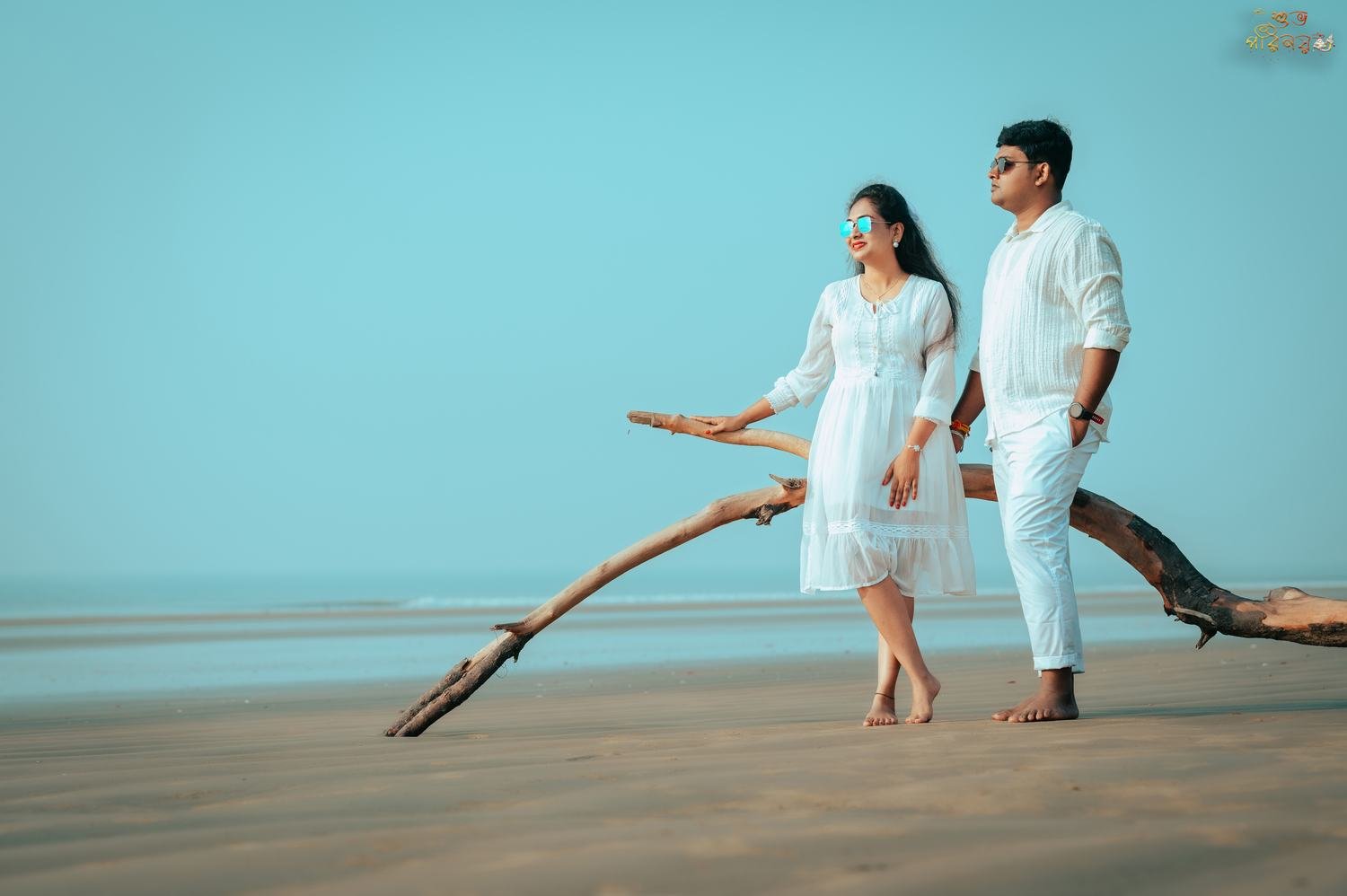 The four hands, tied, Bengali wedding photography by Subho Parinay